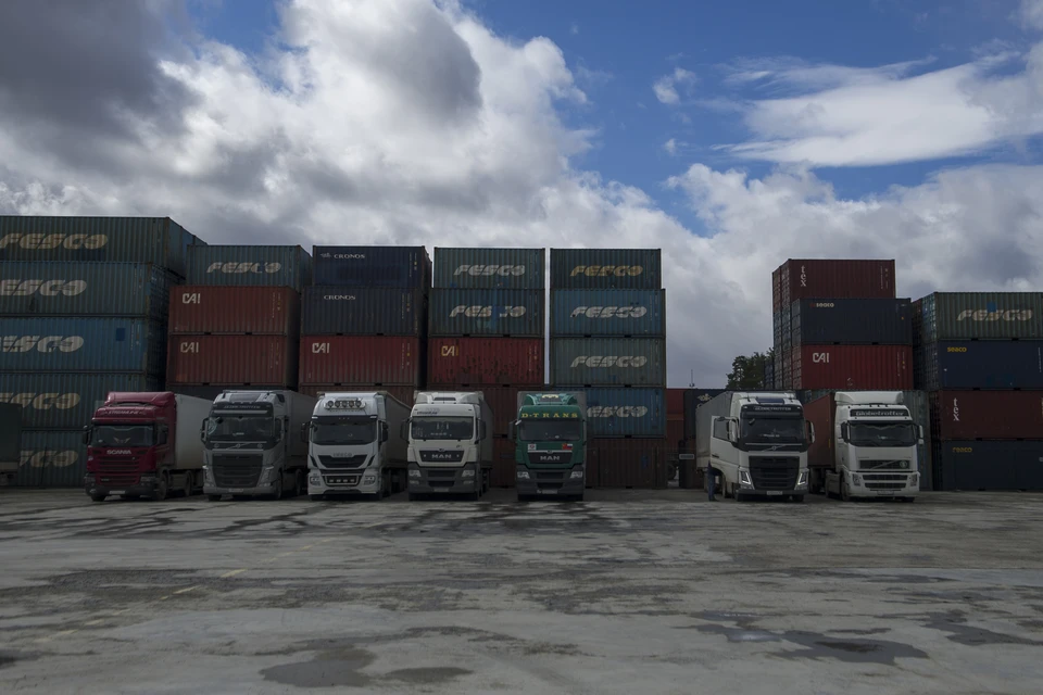 Владельцы легковушек получают штрафы в 600 тысяч за нарушения грузовиков