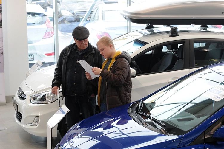 Цены побили рекорд. Средняя стоимость автомобилей в России впервые превысила 3,4 млн рублей