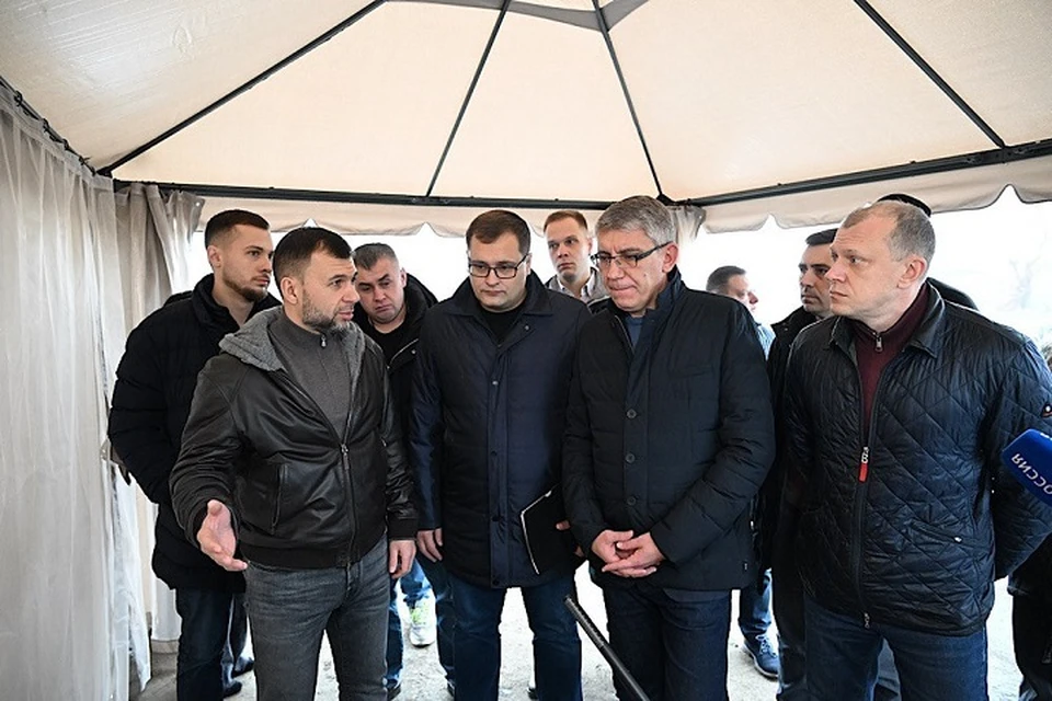 Глава ДНР и губернатор Тульской области проконтролировали ход работ в Мариуполе. Фото: ТГ/Пушилин