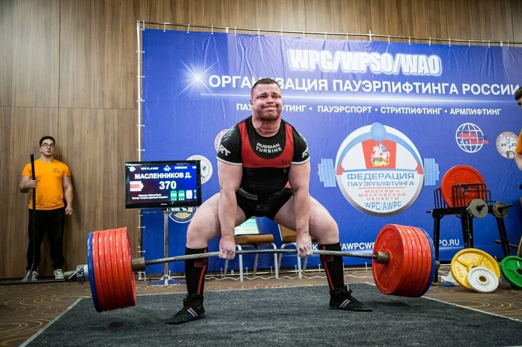 Поднимает 900 кг: уралец стал чемпионом мира по пауэрлифтингу и открыл собственный тренажерный зал