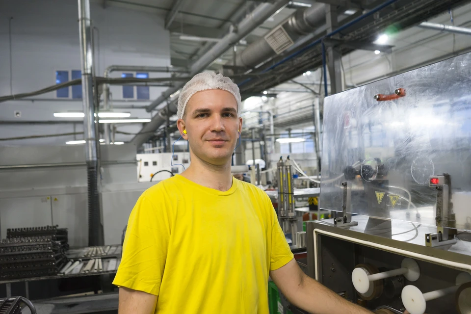 Игорь Владимирович Кохман, наладчик технологического оборудования Компании «Атлантис-Пак». Фото ООО ПКФ "Атлантис-Пак"