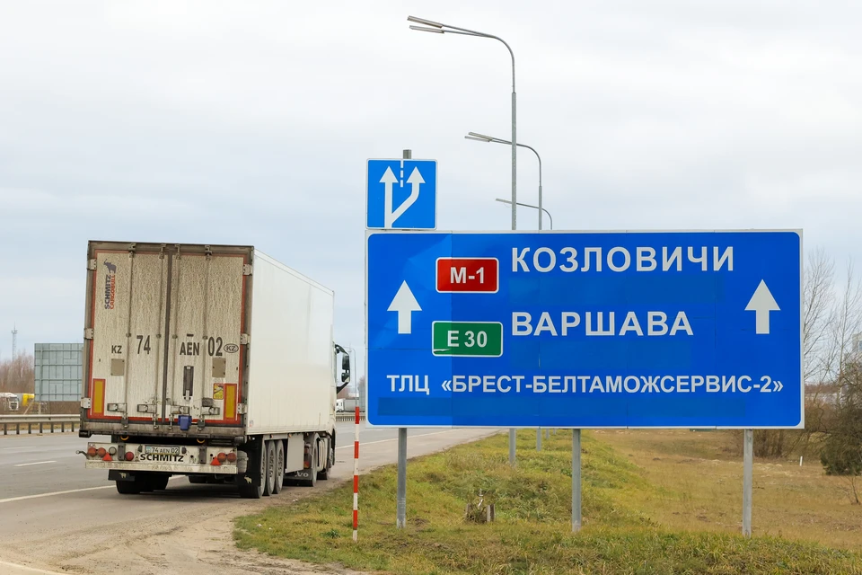 Польша возобновит работу двух КПП на границе с Белоруссией 17 ноября