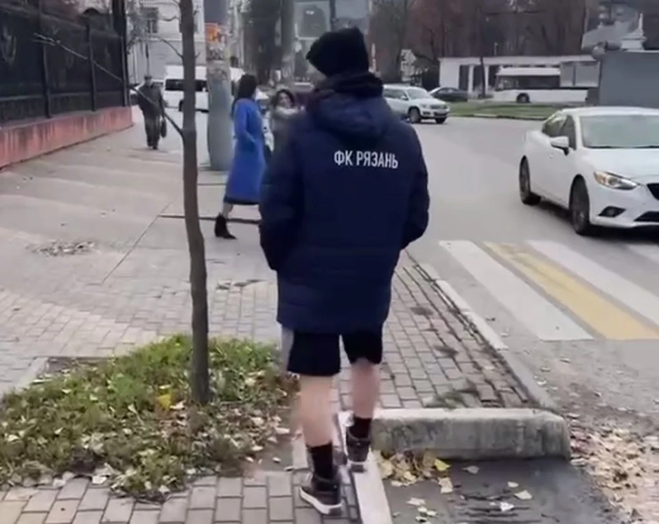 В сети обсуждают приезд Кержакова на игру сборной России в куртке ФК «Рязань»