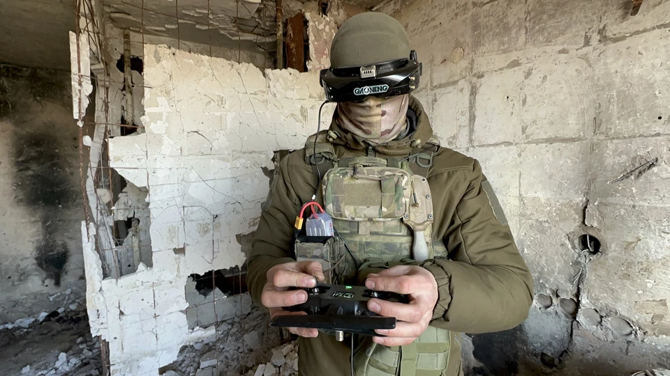 Операторы дронов выявляют и уничтожают позиции противника