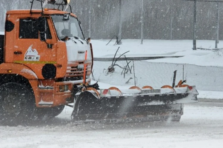 Самолеты не летают, машины застревают в гололед: мощный снегопад «взял в осаду» Петропавловск-Камчатский
