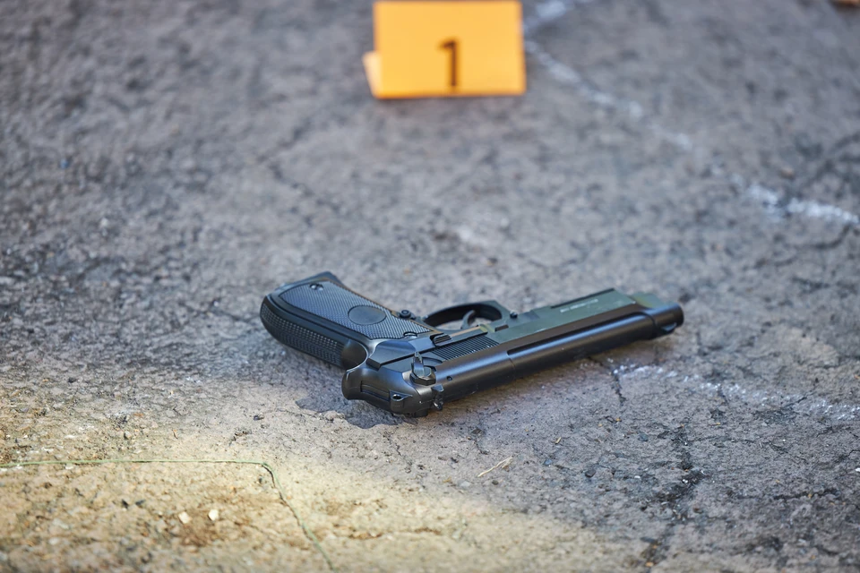 Пострадавший получил ранение в голову, но сумел обезоружить нападавшего и удерживал его до приезда полиции.