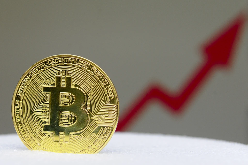 Самый умный человек в мире предсказал рост биткоина до 220 тысяч долларов