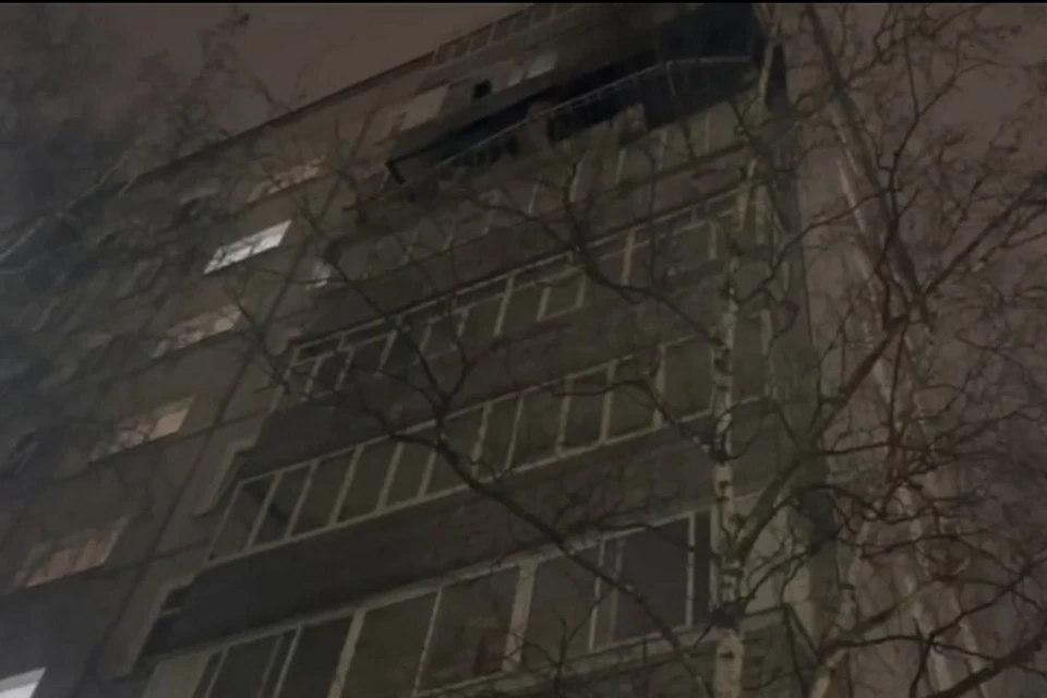 Возгорание произошло на балконе седьмого этажа дома по улице Лукина.