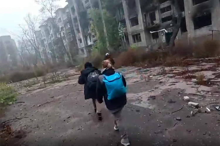 «ВСУ выгоняли нас в подвалы и стреляли по домам из танка»: выжившие в Покровске рассказали, как дождались российских солдат