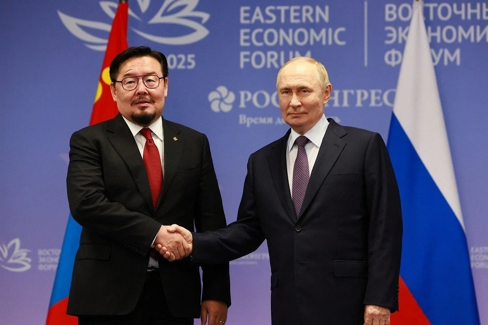 Путин и премьер Монголии провели переговоры на русском языке