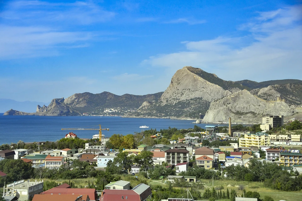 С осени 2022 года крымский парламент принял ряд решений о национализации имущества украинских олигархов.