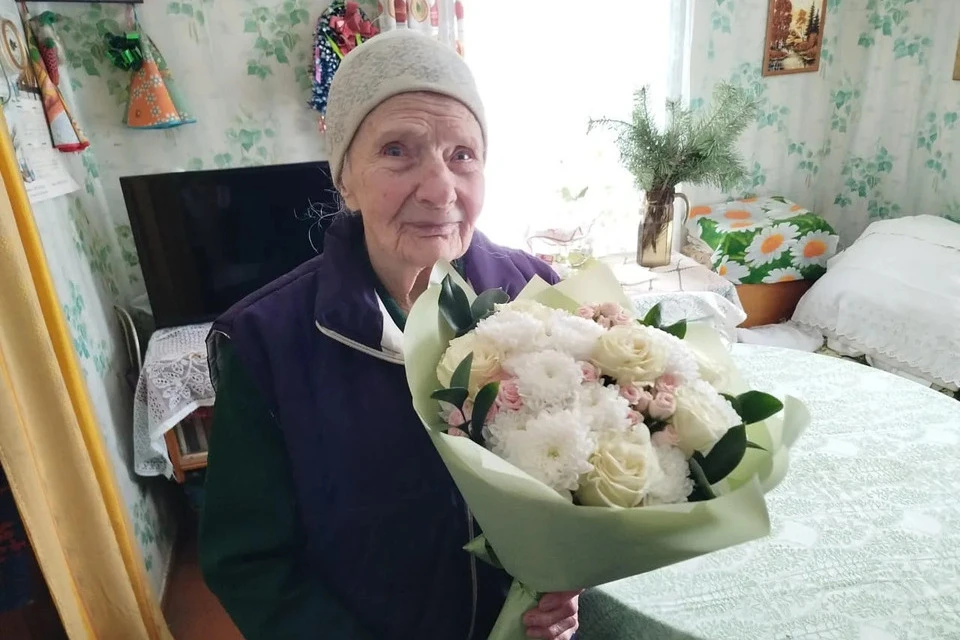 Всю войну она трудилась на эвакуированном в Семипалатинск заводе.