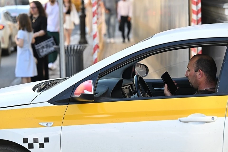 Шуточным роликом крымчане хотели улучшить такси в Крыму