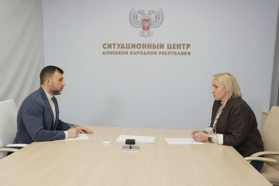 Глава ДНР и руководитель ЕАО обсудили восстановление Амвросиевки. Фото: ТГ-канал Марии Костюк