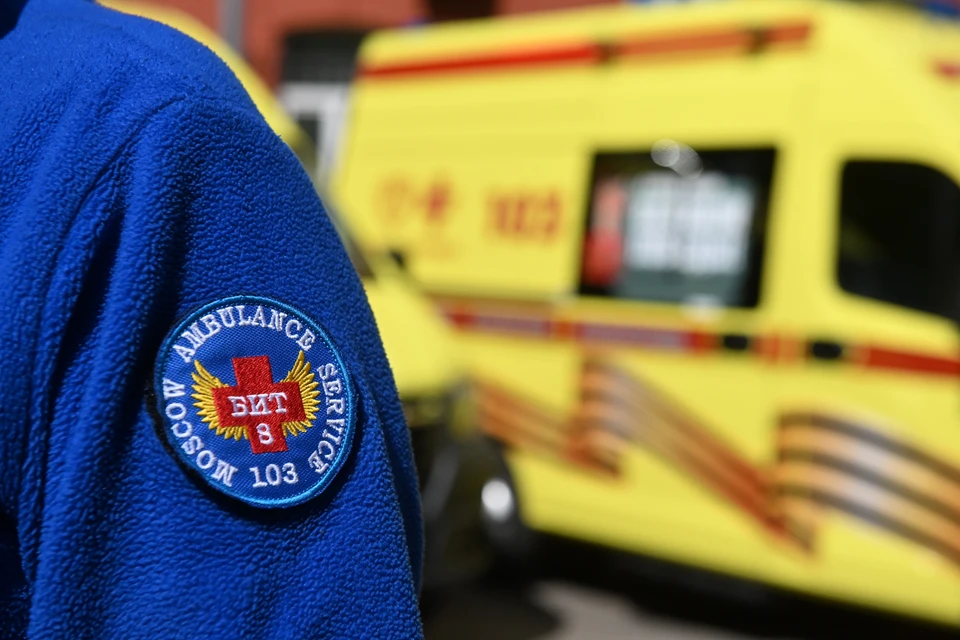 Трамвай сбил двух человек на проезде Дежнева в Москве, есть погибший