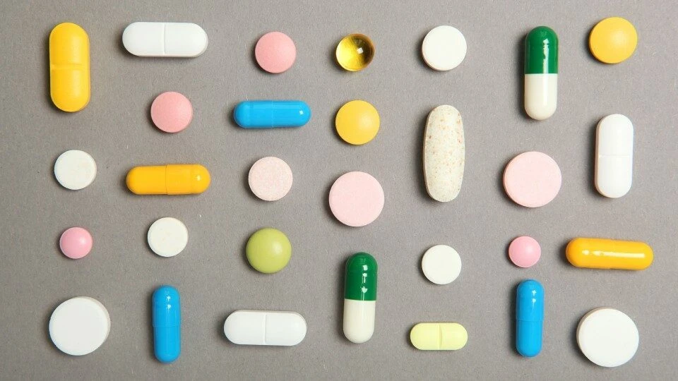 Риск представляют самостоятельный прием анаболиков и БАДов без консультации врача