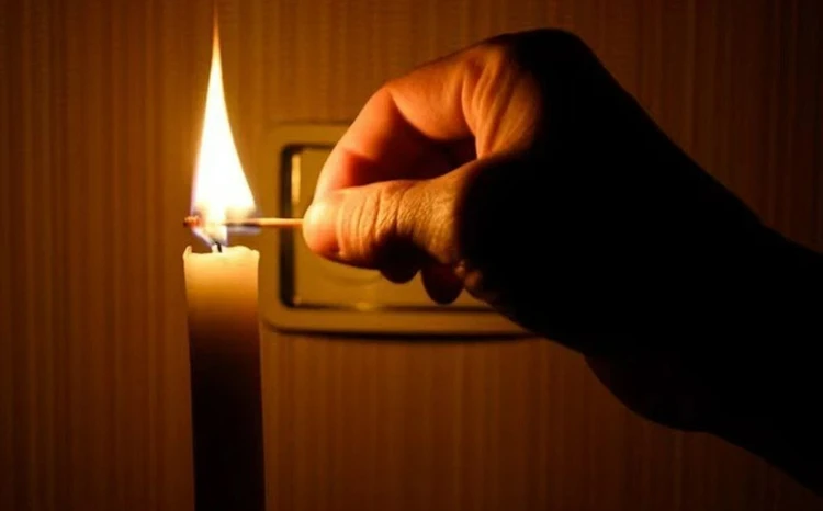 На улицах пока тепло, а в домах темно: Кто из жителей Кишинева останется без света на весь день - публикуем адреса