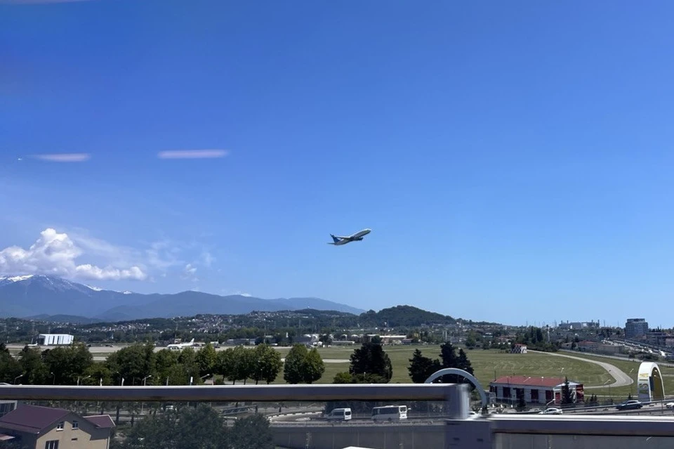 Аэропорт Сочи снова отправляет и принимает самолеты на посадку