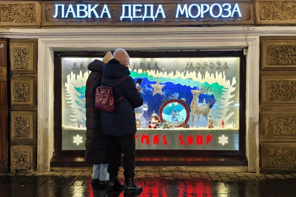 Смольные регламентирует новогоднее оформление в Петербурге.