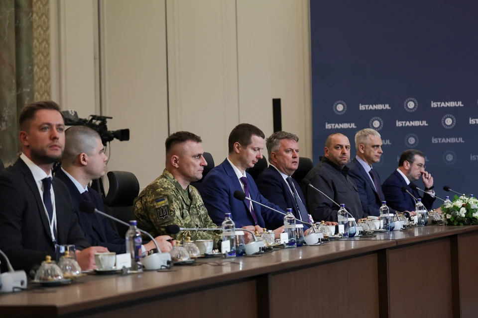 Переговоры делегаций США и Украины в Майами прервались после двух часов беседы