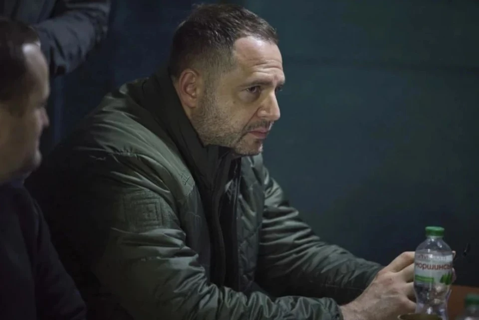 Украинским пограничникам запретили выпускать Ермака за границу