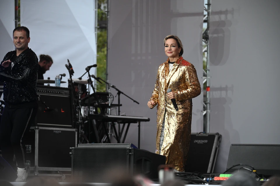 Плотный график певицы вынуждал бы танцоров месяцами находиться в разъездах