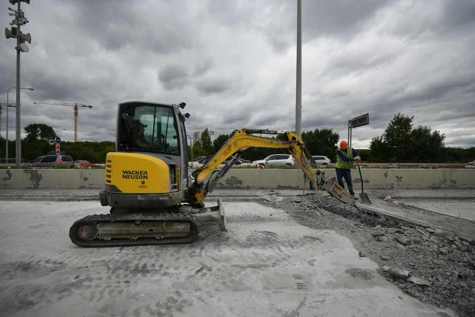 В Сочи восстанавливает участок после оползня