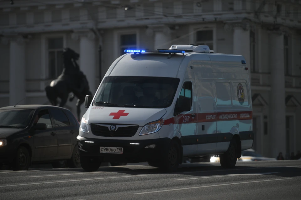 Под Ростовом автомобиль занесло при попытке избежать столкновения со встречной машиной.