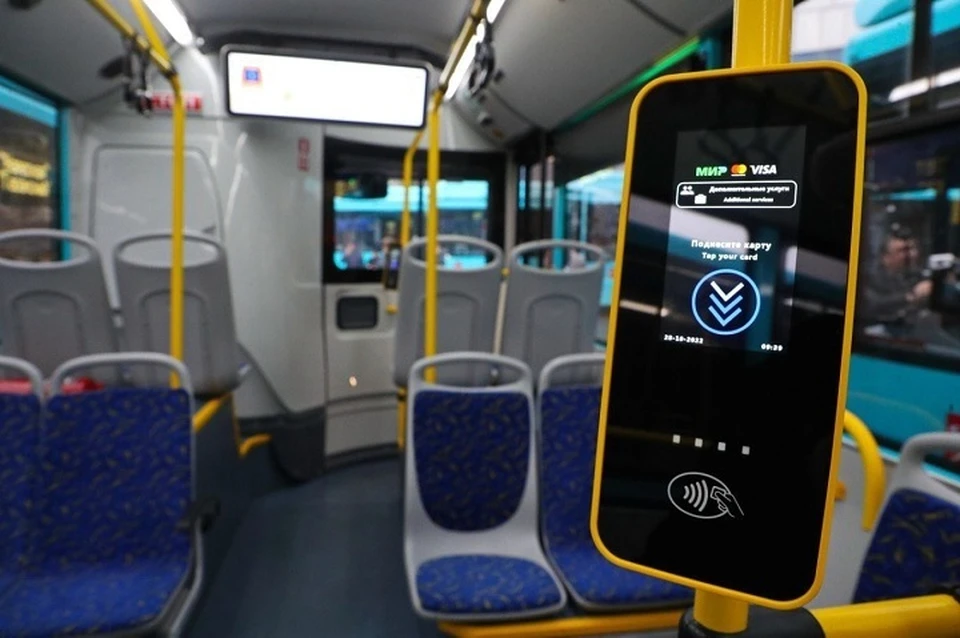 В общественном транспорте Мариуполя установили 58 валидаторов. Фото: ТГ/Кольцов