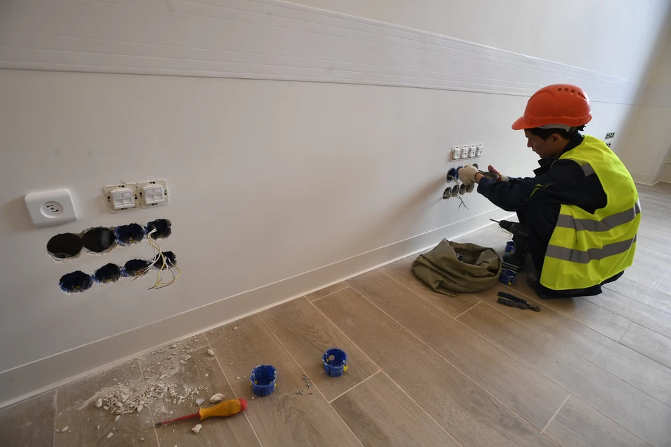 Капитальный ремонт лечебного корпуса Константиновской ЦРБ подходит к концу.