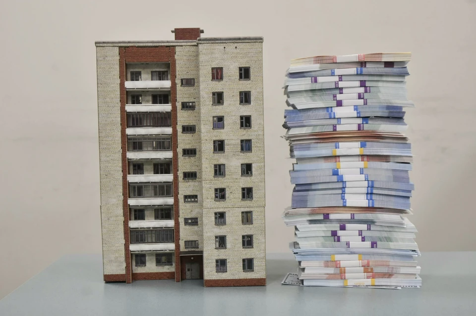 По оценке аналитиков, в целом в 2025 году в России будет выдано 4,2 трлн рублей жилищных кредитов против более 4,8 трлн рублей годом ранее.