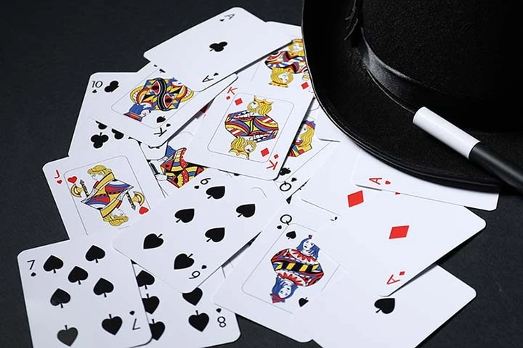 Иллюзия в твоих руках: как делать фокусы с картами