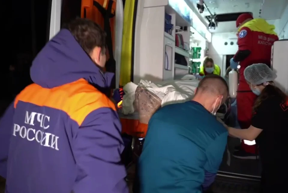 Ребенка доставили в столицу спецбортом. Фото: телеграм-канал Михаила Развожаева
