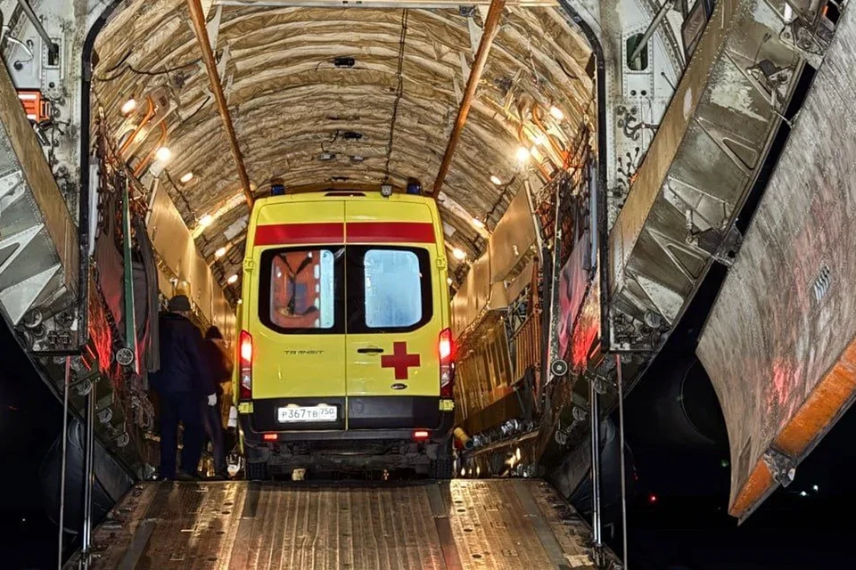 Помощь девочке окажут в Российской детской клинической больнице. Фото: Официальный канал МЧС России