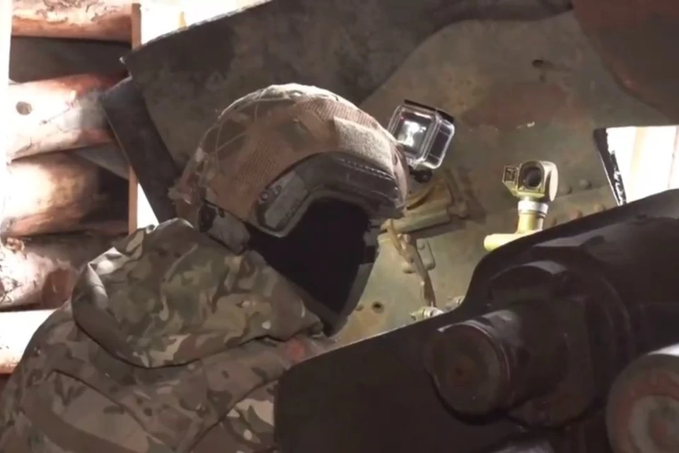 Расчет орудия готовится открыть огонь по целям. Фото: Минобороны России