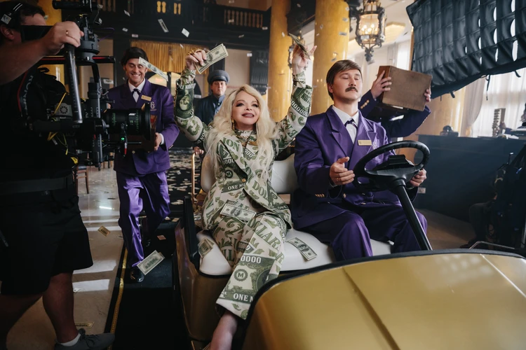 Сцены с Ларисой Долиной не стали вырезать из новогоднего фильма про «Шурика»