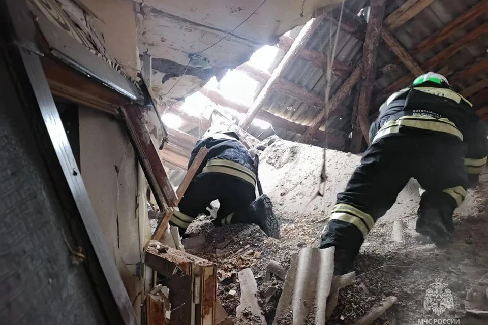 В Волгоградской области обрушился многоквартирный дом, среди пострадавших дети. Фото: пресс-служба МЧС