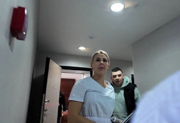 Схватил за волосы, а потом за ноги выкинул из комнаты: Скандальную бьюти-блогершу  Марину Ильину избили в салоне красоты в Нижнем Новгороде