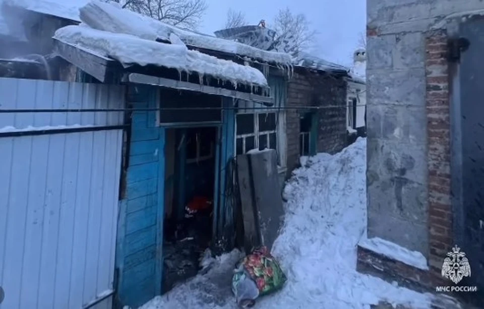 Площадь возгорания составила 70 квадратных метров.