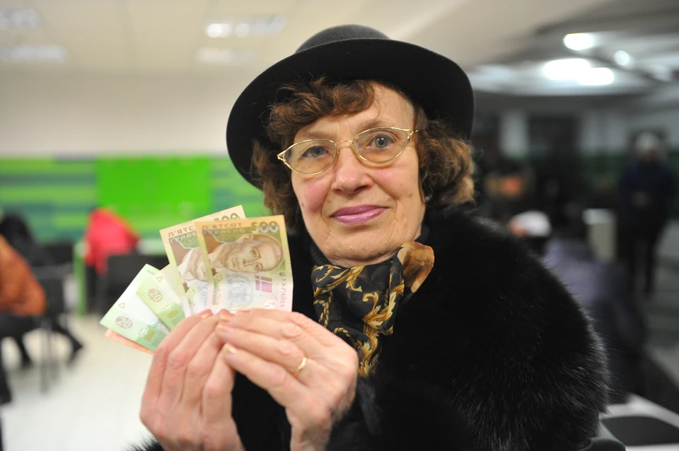 Нацбанк Украины вводит в оборот купюры в 200 гривен с лозунгом «Слава Украине! Героям слава!»