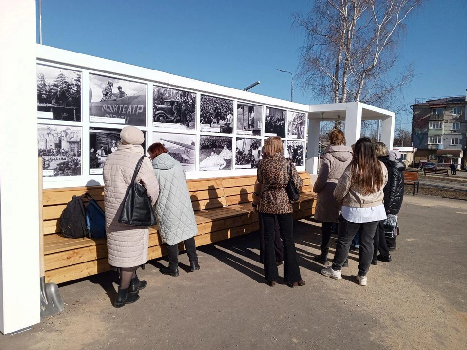 Установлены не просто стенды с фотографиями, а настоящая инсталляция. ФОТО: Администрация города Брянки