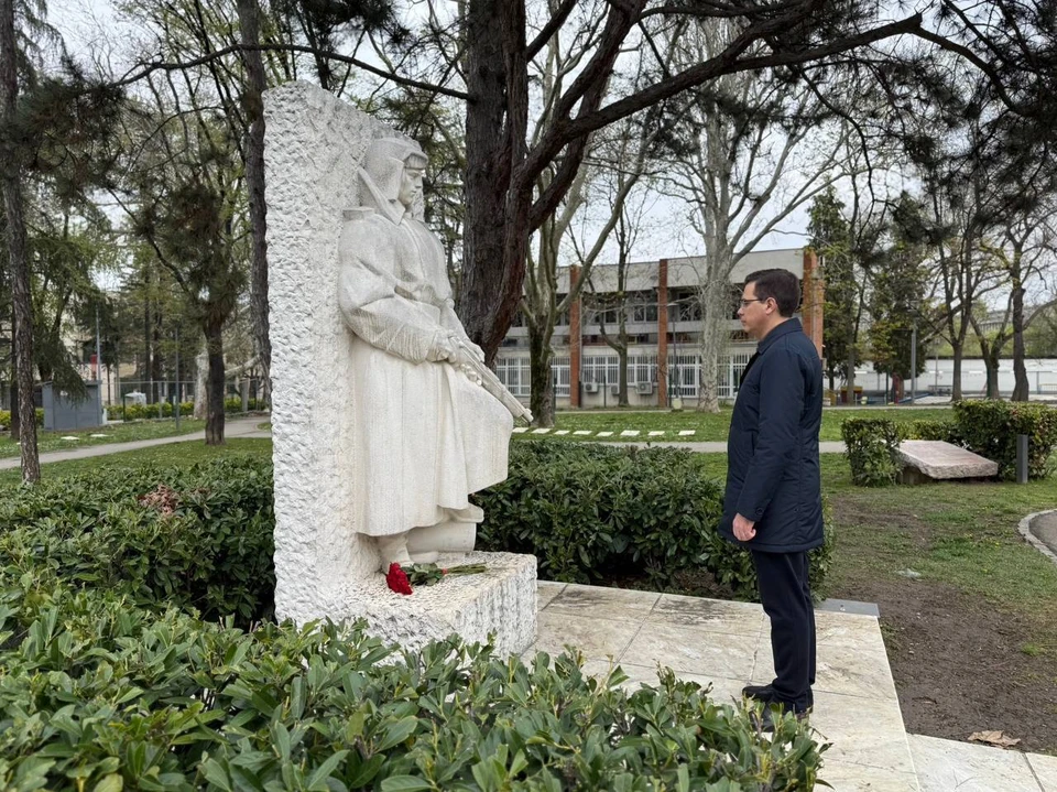 Юрий Шалабаев посетил мемориальный парк в Сербии.