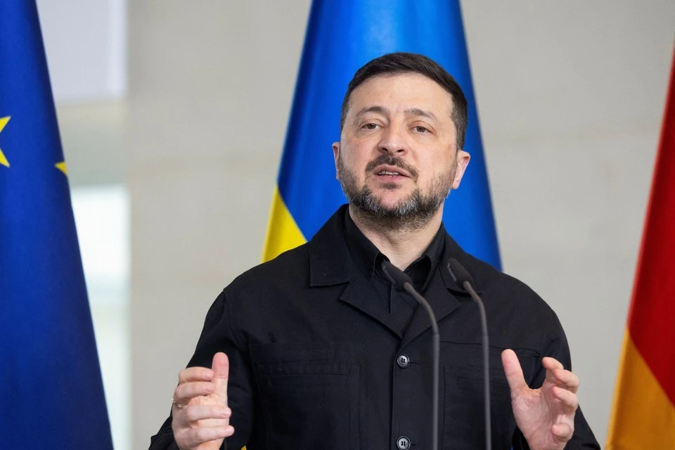 Бондаренко: Идея Зеленского о военных базах на Украине похожа на сущий бред