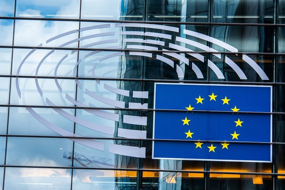 Politico: Глава МИД Греции заявил о возможном расширении ЕС в 2027 году