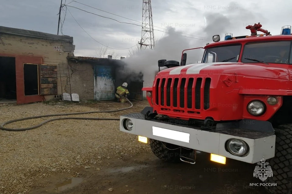 Площадь пожара составила 792 квадратных метра. Фото: пресс-служба ГУ МЧС России по Свердловской области