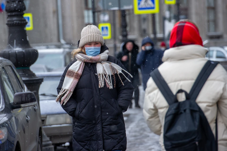 В Петербург вновь возвращается весна.