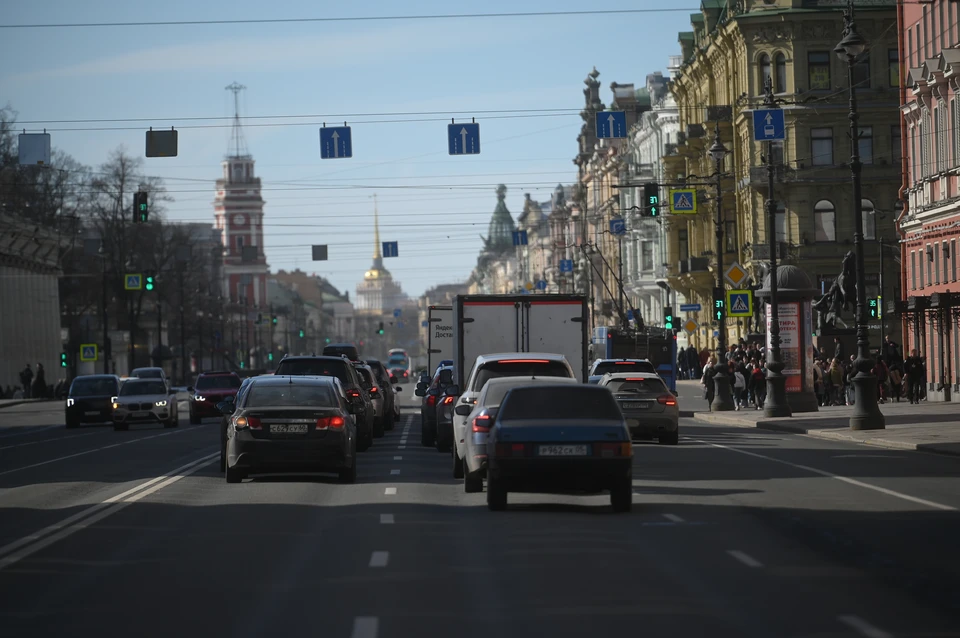Проект включает в себя три этапа работ по ремонту тротуаров Невского проспекта.