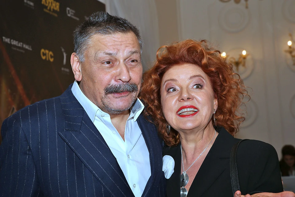 Дмитрий Назаров и Ольга Васильева сбежали во Францию.