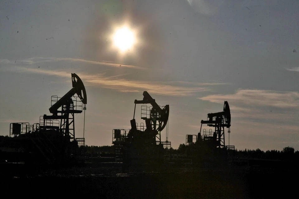 Бессент: ослабление санкций США на нефть РФ необходимо для стабилизации рынка