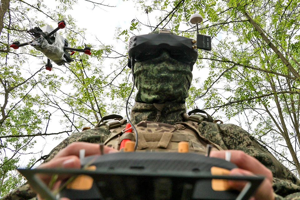 Бойцы группировки войск «Днепр» упокоили полсотни бойцов противника. Утилизировала две бронемашины и 18 автомобилей. Фото: Александр Полегенько/ТАСС